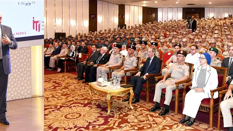  القوات المسلحة تنظم لقاء تعريفى مع وزارة الإتصالات وتكنولوجيا المعلومات