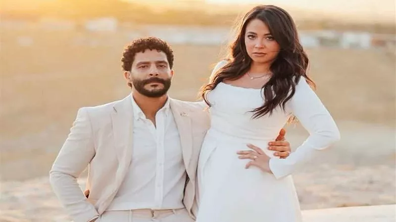 من المسرح إلى الخطوبة.. تفاصيل قصة حب مصطفى منصور وهايدي رفعت 