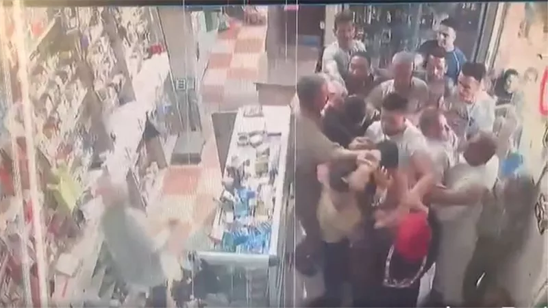 ضرب وتهديد داخل صيدلية بإيتاي البارود.. والأسرة تستغيث بالأمن