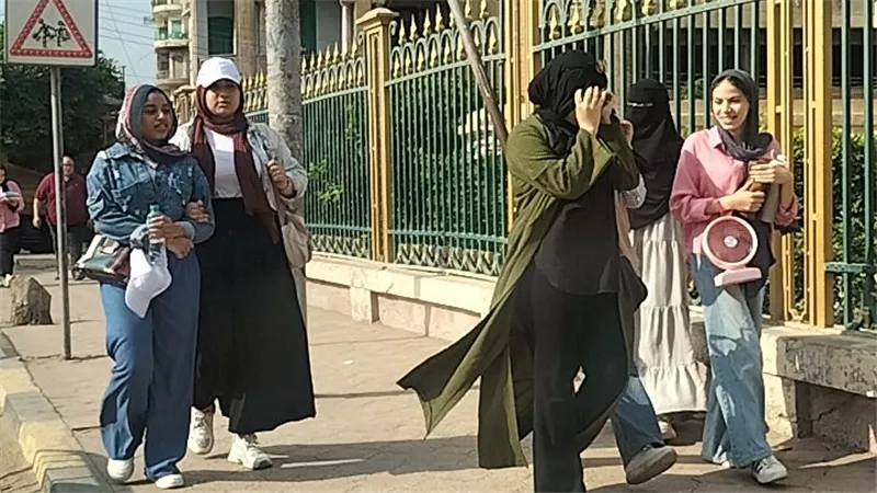 بدء توافد طلاب الثانوية العامة في ثاني أيام امتحانات على اللجان بالمنوفية