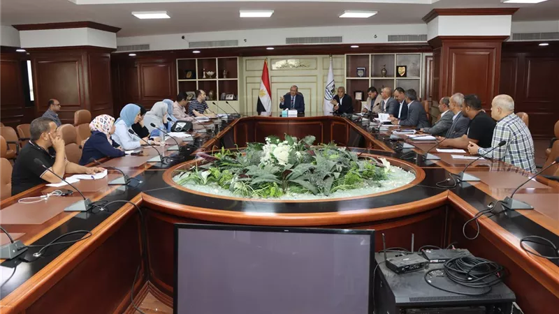 محافظ بني سويف: توريد 280 ألف طن قمح للصوامع والشون منذ بداية الموسم