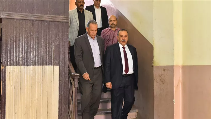 محافظ أسيوط يتفقد فرع المصرية لتجارة الجملة ويؤكد توافر السلع بأسعار مخفضة