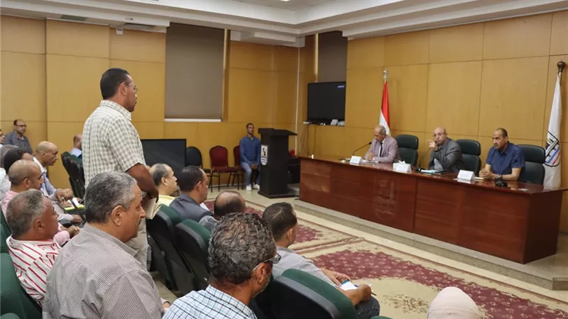 محافظ بني سويف يوجه بتيسير الإجراءات للمواطنين في التصالح والتقنين
