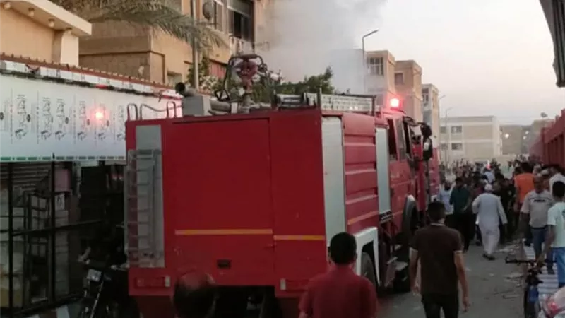 السيطرة على حريق داخل شقة سكنية بحي فيصل في السويس 