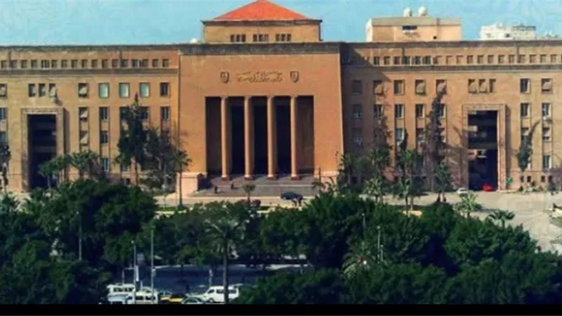 استغاثة عاجلة من طلاب كلية الهندسة بالإسكندرية: مبنى الكلية مهدد بالانهيار