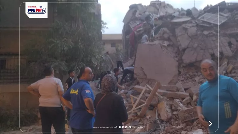 تداعيات انهيار عقار السيدة زينب.. انتشال جثتين وإنقاذ 5 مصابين