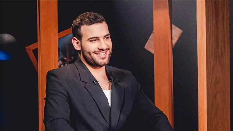 بعد وفاة أحمد عامر .. هل يعتزل الفنان مُسلم الغناء | تفاصيل