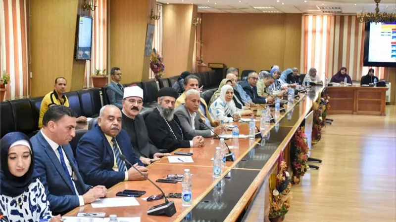 محافظ الشرقية يترأس اجتماع المجلس الإقليمي للسكان 