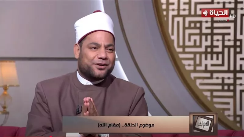 إمام مسجد الحسين يحكي قصة رجل دخل الجنة بحسنة واحدة 