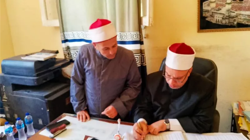 مدير أوقاف الجيزة يتفقد إدارات ومساجد أطفيح ويشدد على الانضباط والالتزام