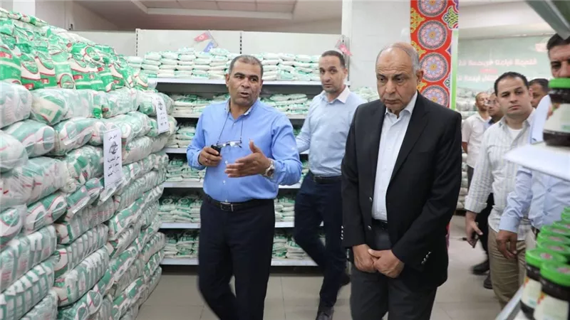 محافظ المنيا: الانتهاء من صرف المقررات التموينية لشهر يونيو ومتابعات يومية