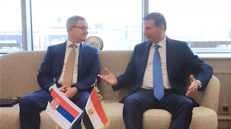 وزير الزراعة يبحث مع نظيره الصربي تعزيز التعاون الزراعي والأمن الغذائي