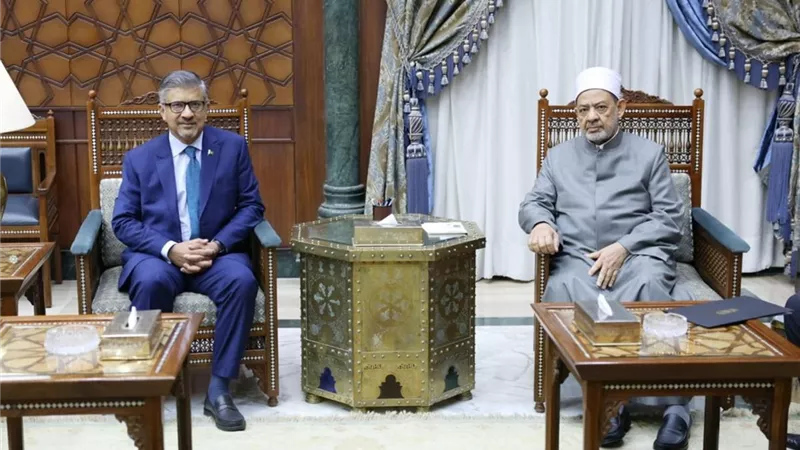 شيخ الأزهر يستقبل سفير باكستان بالقاهرة لبحث سبل تعزيز التعاون العلمي والدعوي