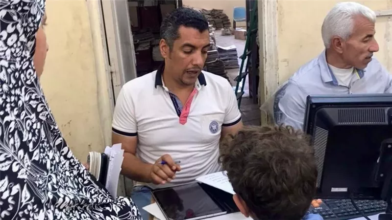 لتحسين إجراءات التعاقد ..  مياه الفيوم تجرى استطلاع رأي فى مركز خدمة إطسا 