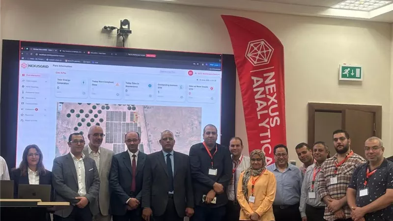 المصرية لنقل الكهرباء تُطلق المرحلة الأولى من المنصة الرقمية بمجمع بنبان