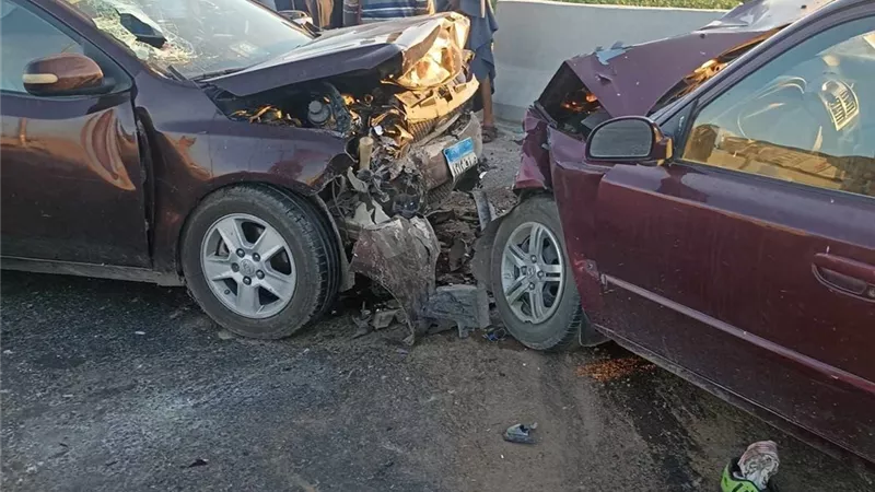 إصابة شاب ثلاثيني في حادث تصادم سيارتين اجرة ونقل ببورسعيد