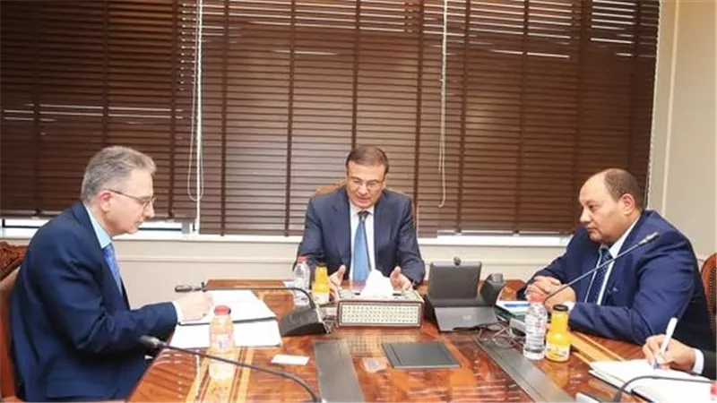 وزير الزراعة يبحث تعزيز التعاون مع البنك الدولي لدعم جهود التنمية  