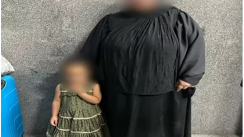 في لفتة إنسانية.. الأجهزة الأمنية بالقاهرة تعيد طفلة ضلت الطريق لأسرتها 