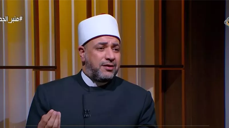 أيمن أبو عمر: «الأخلاق» لا تُكتسب بالكلام بل بالمواقف