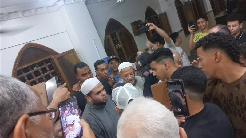  إمام مسجد الجزيرة ينهي خصومة بين عائلتين بمحافظة بني سويف