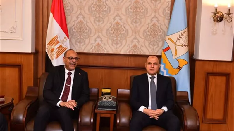 وزير العمل يلتقي بمحافظ كفر الشيخ لبحث تفعيل سُـبل التعاون في الملفات المشتركة