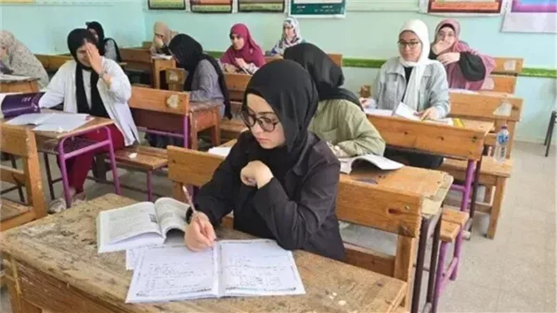 حصاد أول أسبوع من امتحانات الثانوية العامة: ارتياح نسبي وشكاوى من تأخير توزيع 