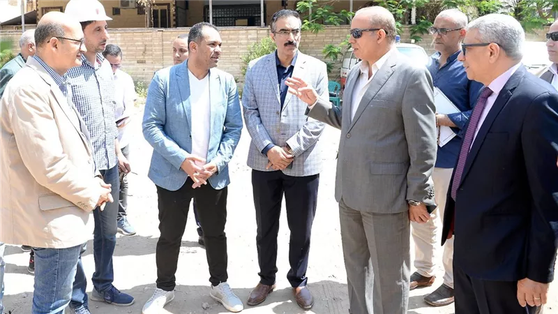 رئيس جامعة المنصورة يتابع ميدانيًّا سير العمل بالمشروعات الجديدة