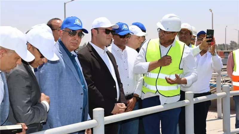 تفقد محطات مياه العدوة لتطوير خدمات المياه لـ 200 ألف نسمة بالمنيا