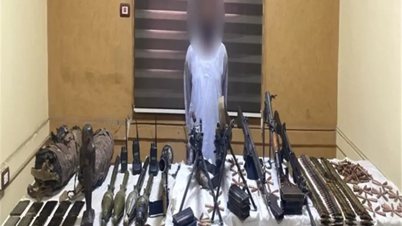 ضبط ترسانة أسلحة نارية ومصرع عنصر إجرامي في حملة أمنية بالمحافظات