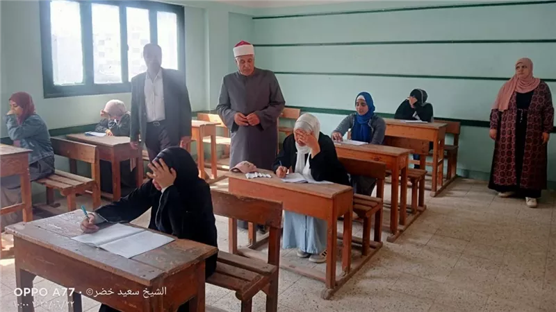 الثانوية الأزهرية 2025.. طلاب الأدبي يؤدون امتحان الجغرافيا (مبصرين) اليوم