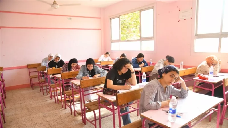 المصريون أوائل الثانوية العامة علمي وأدبي في الكويت 2025 