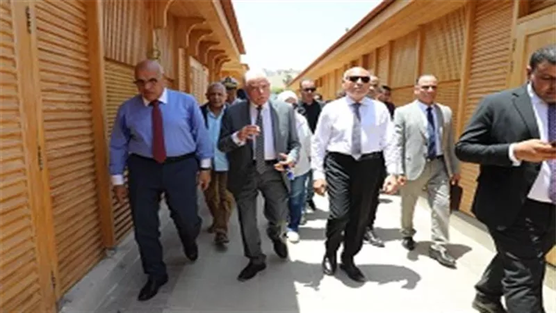مستشاررئيس الجمهورية للتنمية المحلية يتفقد أعمال تطوير منطقة القاهرة الخديوية