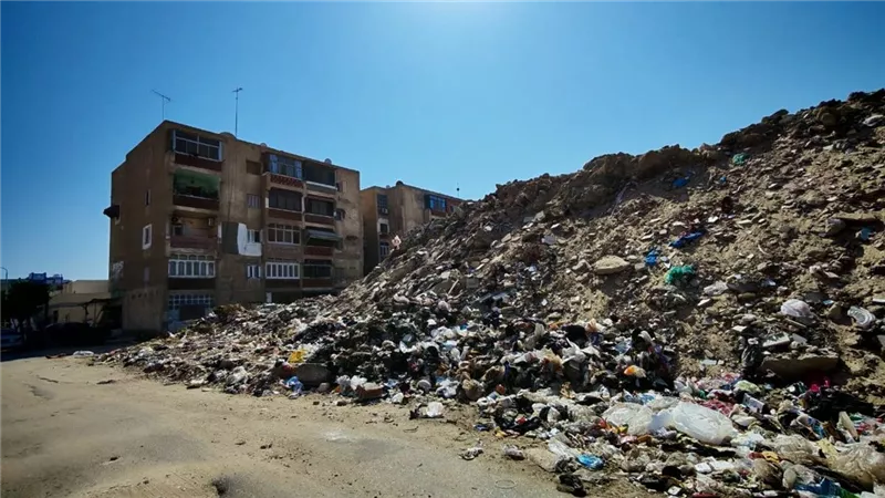 أكوام الرتش ومخلفات البناء تثير استياء أهالي محافظة ببورسعيد