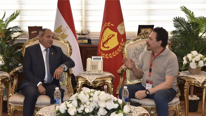 محافظ بورسعيد يستقبل الفنان محمد رياض رئيس المهرجان القومي للمسرح 