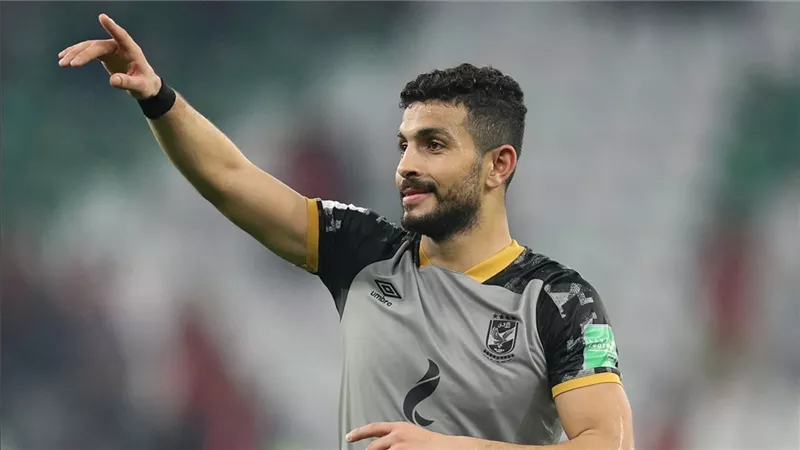 البنك الأهلي يستقر على توجيه الشكر إلى أيمن أشرف وعدم تجديد تعاقده 