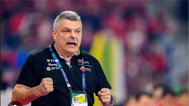 الأسباني باسكوال مدرب منتخب مصر لكرة اليد يصل القاهرة غدا