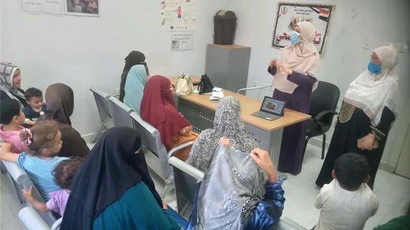 فحص وتوفير العلاج لــ 1260حالة في 8 تخصصات بقافلة صحية ببنى سويف