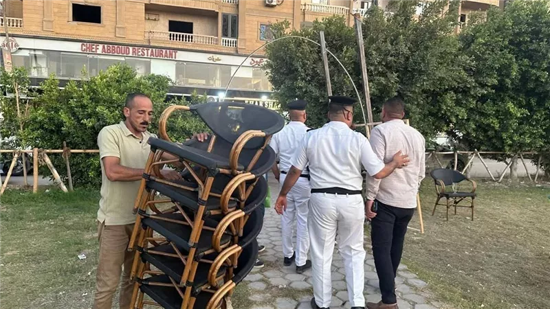 استجابة لشكاوي المواطنين رفع ١٣٠٠ حالة إشغال للمقاهي والمطاعم  بحدائق الأهرام 