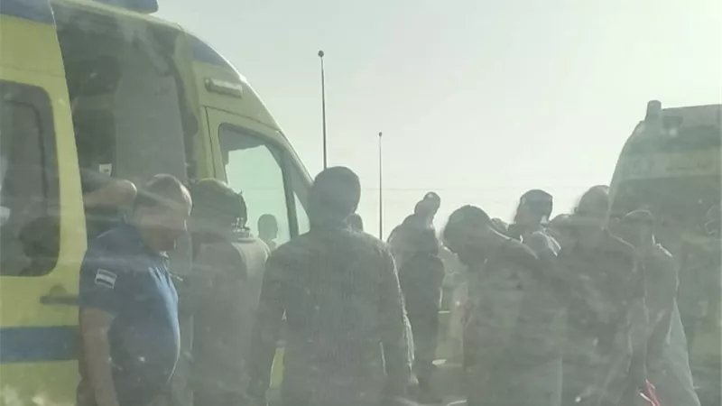 إصابة 9 أشخاص بحادث إنقـلاب سيارة ميكروباص بصحراوي القاهرة الإسكندرية 