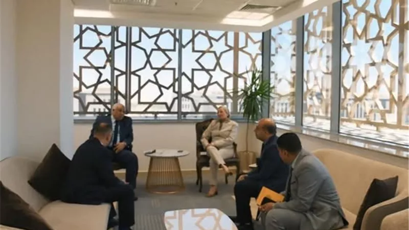 البيئة تبحث مع محافظ الوادي الجديد سبل تعزيز الاستثمار في تدوير المخلفات 