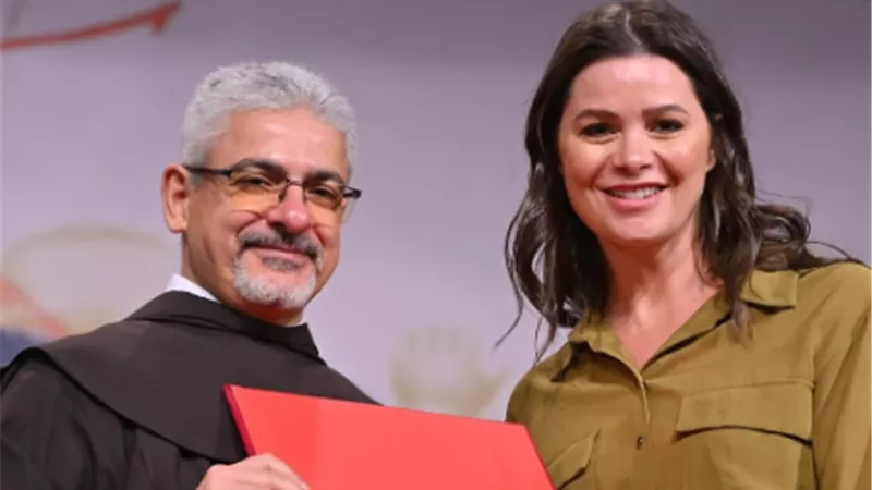 يسرا اللوزي تعرب عن سعادتها بعد تكريمها في المركز الكاثوليكي للسينما