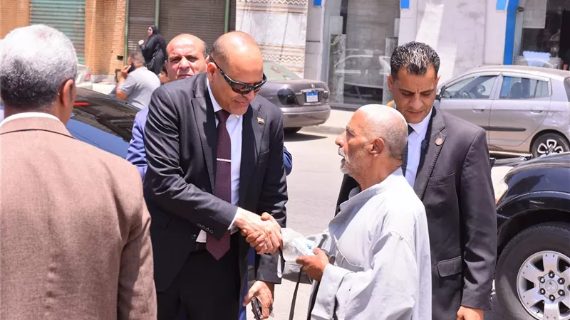 وزير العمل يَتفقدّ أماكن انتظار عمال التراحيل في باب الشعرية
