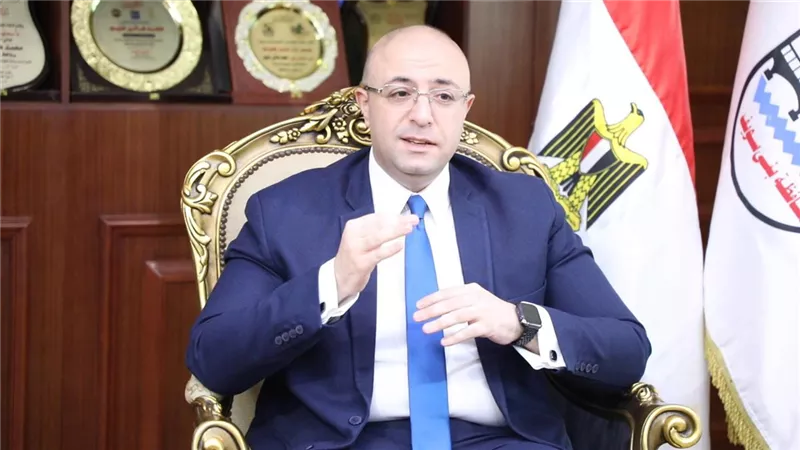 محافظ بني سويف يتابع الحلول والإجراءات العاجلة لحل مشكلات ومطالب المواطنين