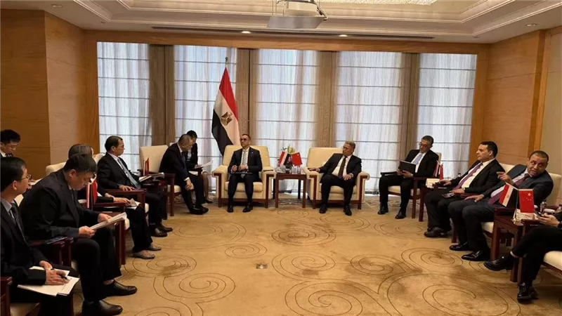 «الخطيب»: مصر تسمح بتسجيل الشركات الصينية باليوان وتدعمها بالبنك المركزي
