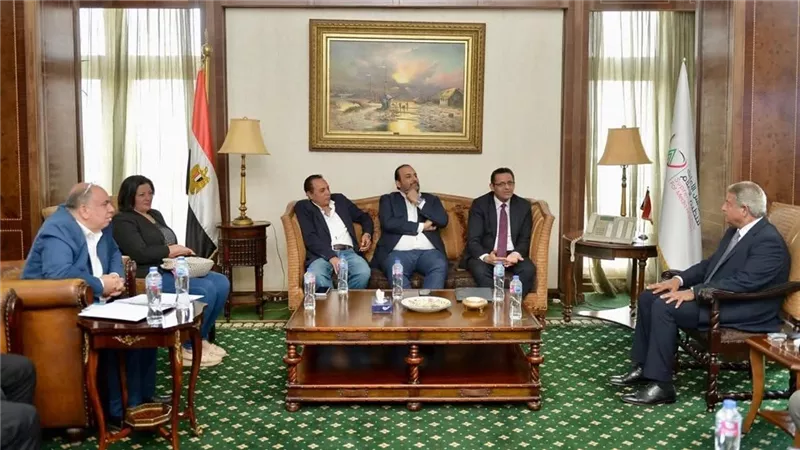 البلشي يستعرض مع خالد عبد العزيز مشكلات نقابة الصحفيين 
