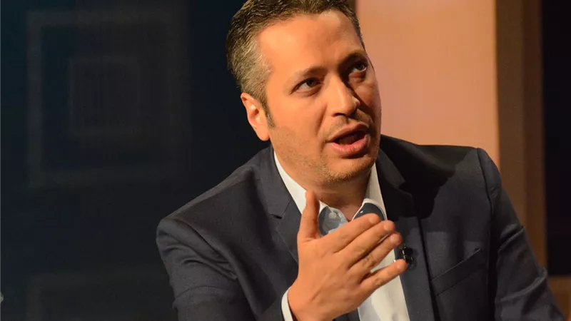 تامر أمين عن قصف قاعدة 