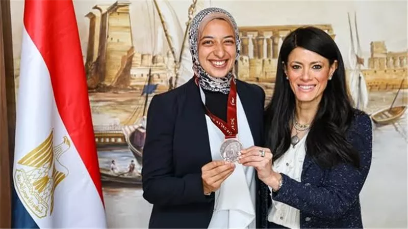 وزيرة التخطيط تُشيد ببطلات مصر وتُكرم فريق السيدات في اليوم الأولمبي