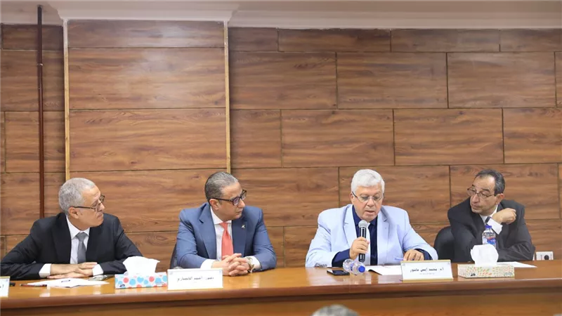 وزير التعليم العالي يوجه بضرورة تكثيف جهود تسويق البرامج الدراسية بالجامعات