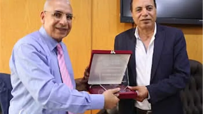 بحضور سكرتير عام نقابة الصحفيين.. إعلام الإسكندرية يناقش مشروعات التخرج 