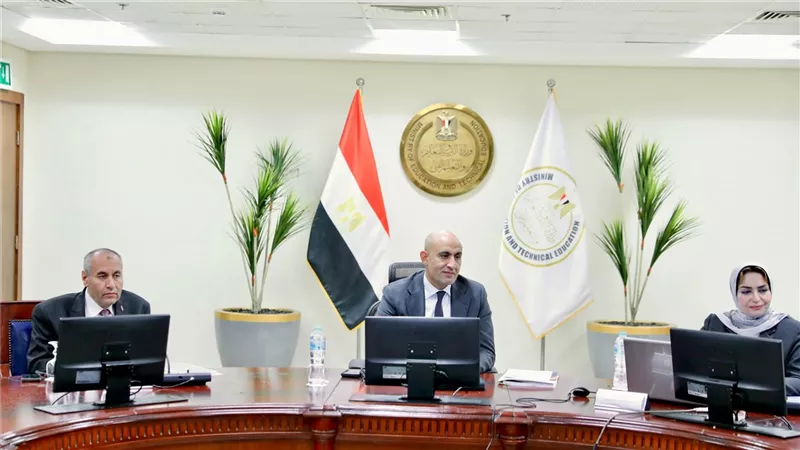 وزير التربية والتعليم يترأس اجتماع المركز القومي للبحوث التربوية والتنمية 